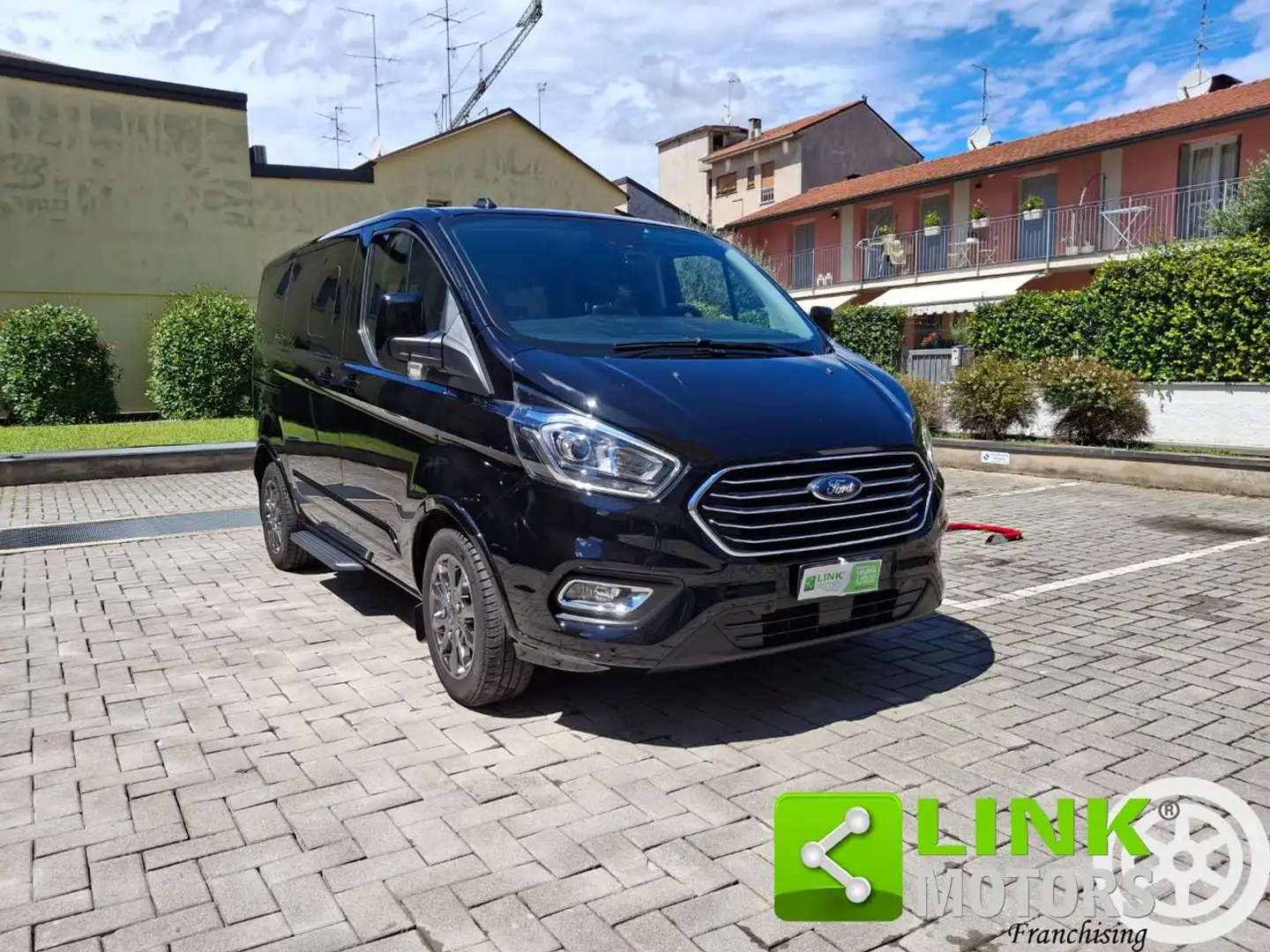 Ford Tourneo Custom 320 2.0 EcoBlue 150CV MHEV PC Titanium GARANZIA Nero - 1