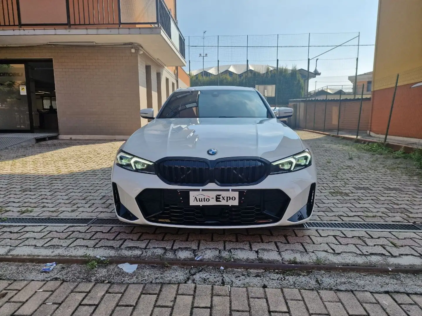 BMW 318 318i Limousine M Sport Bianco - 2