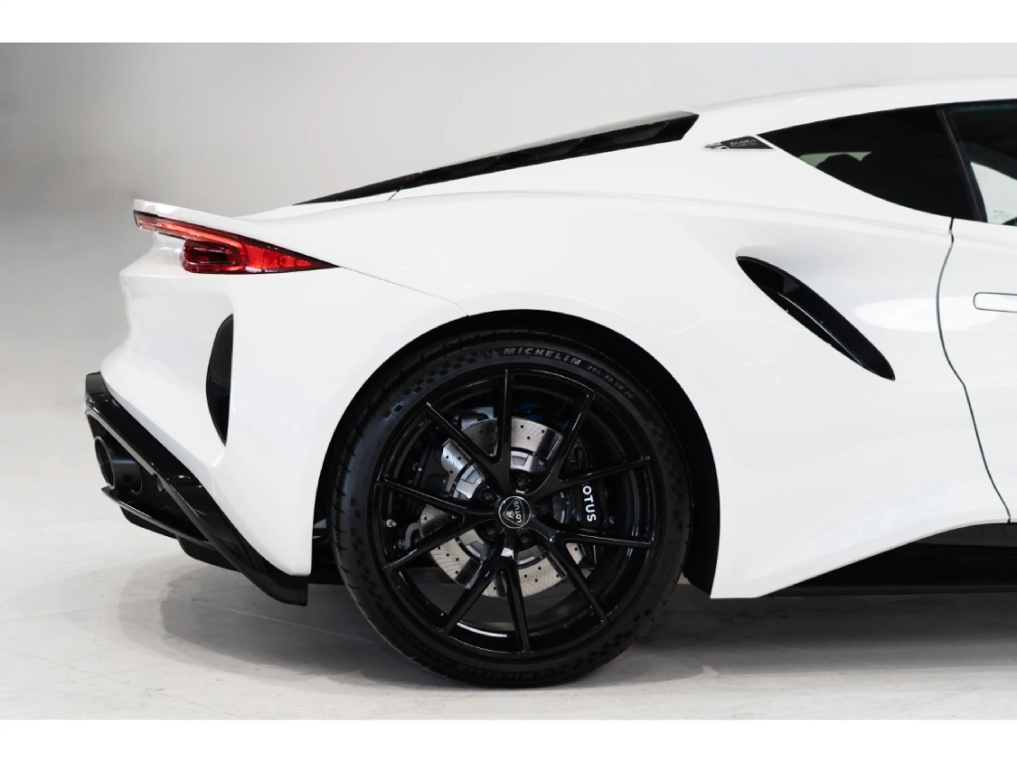 Lotus Emira 2.0 Turbo 298 kW SE *LOTUS HANNOVER* — photo 11
