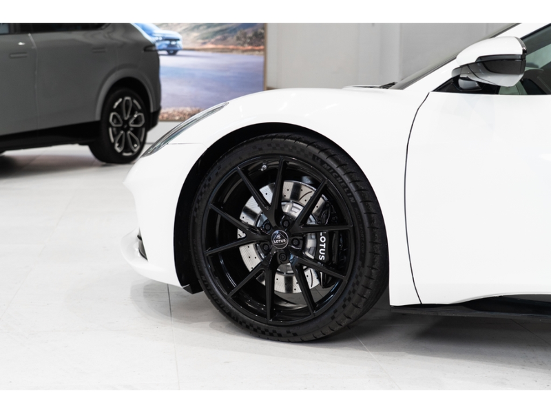Lotus Emira 2.0 Turbo 298 kW SE *LOTUS HANNOVER* — photo 13