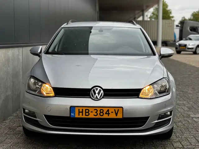 Volkswagen Golf view 18