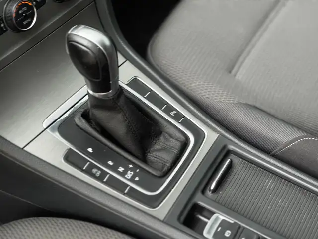 Volkswagen Golf view 10