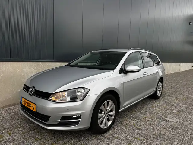 Volkswagen Golf view 19