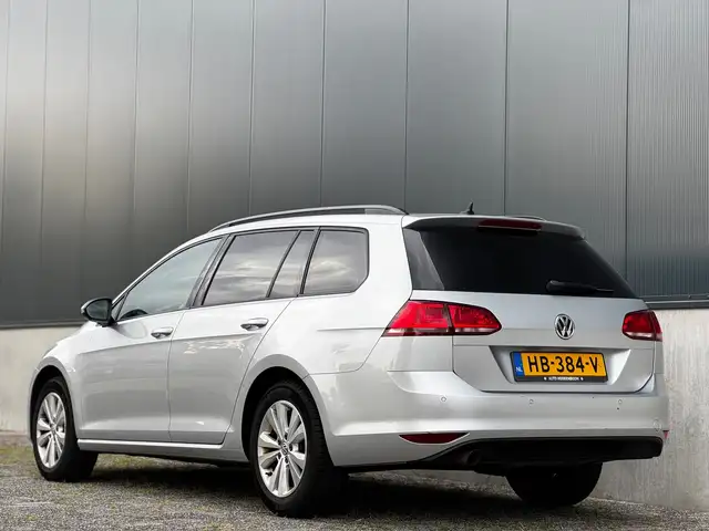 Volkswagen Golf view 5