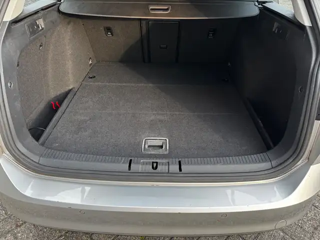 Volkswagen Golf view 25