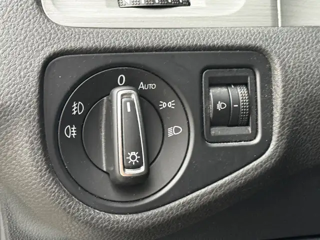 Volkswagen Golf view 11