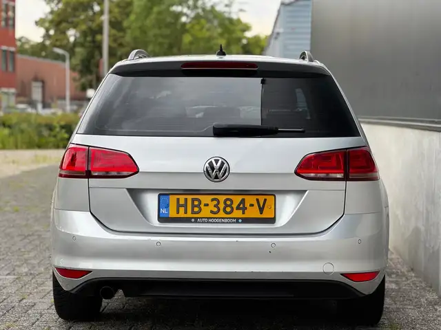 Volkswagen Golf view 6