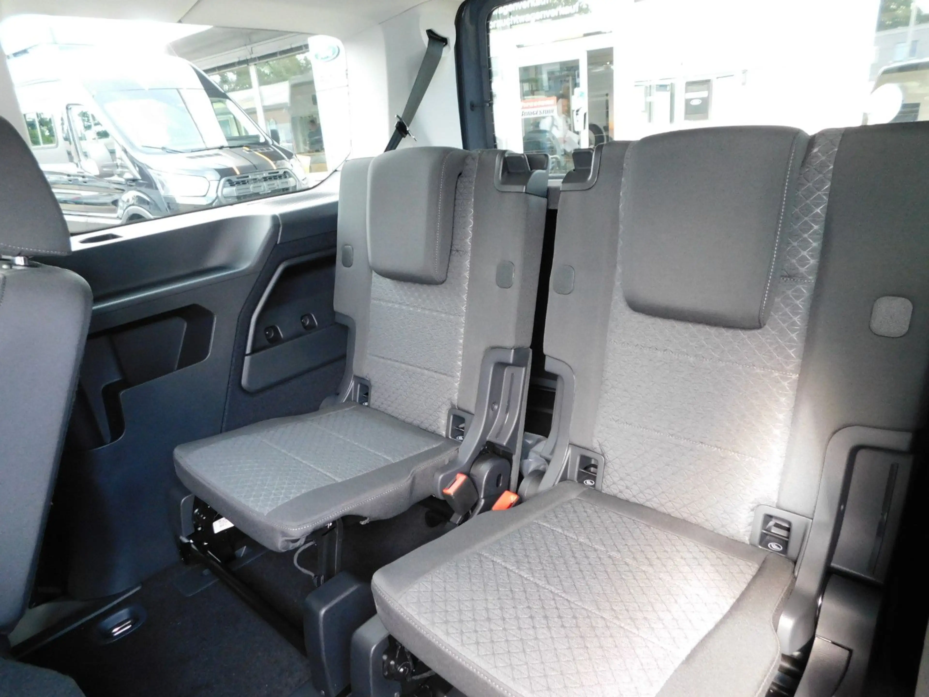 Ford Grand Tourneo Titanium L2 Autom. 5.J Garantie — photo 11