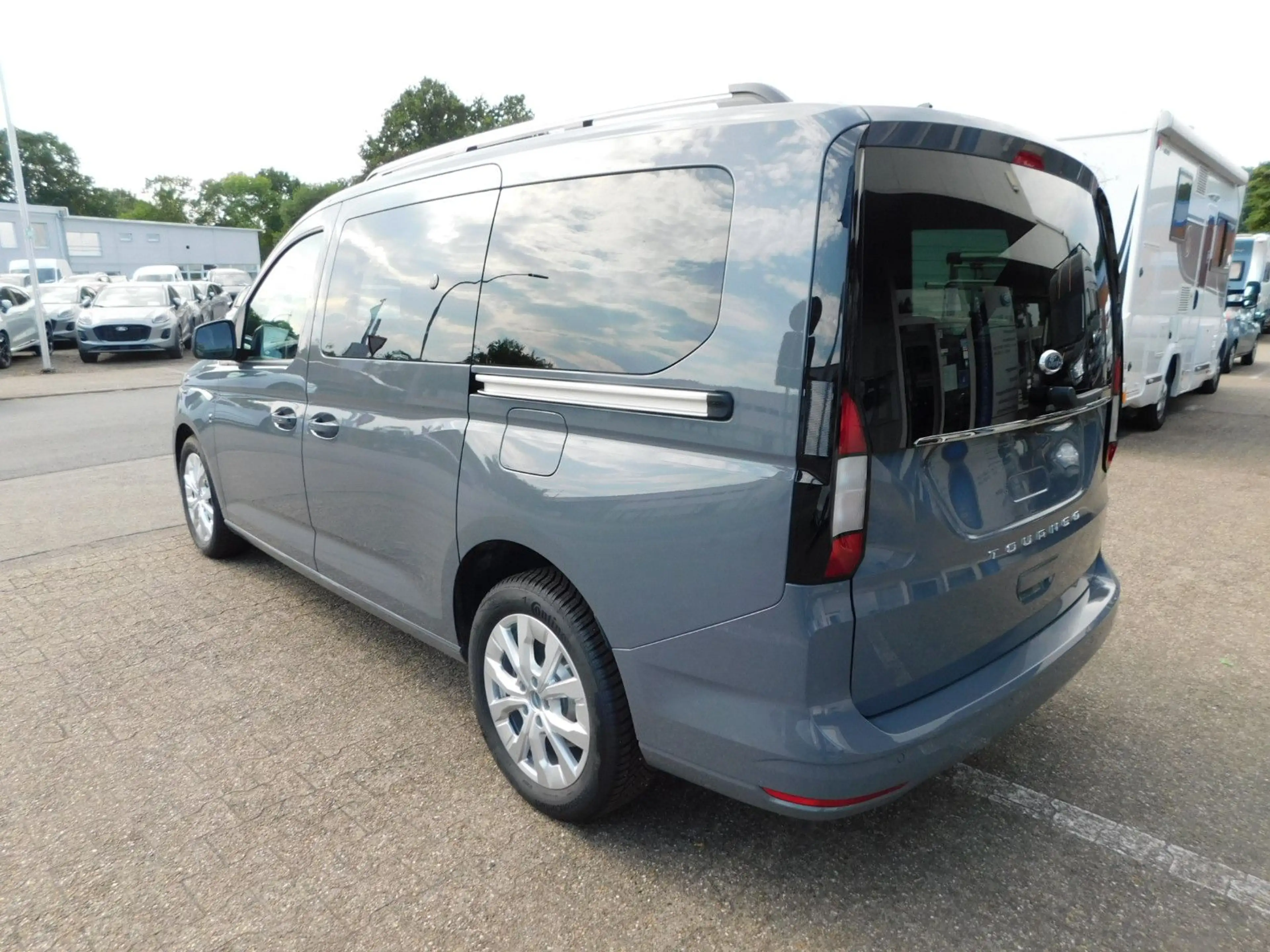 Ford Grand Tourneo Titanium L2 Autom. 5.J Garantie — photo 7