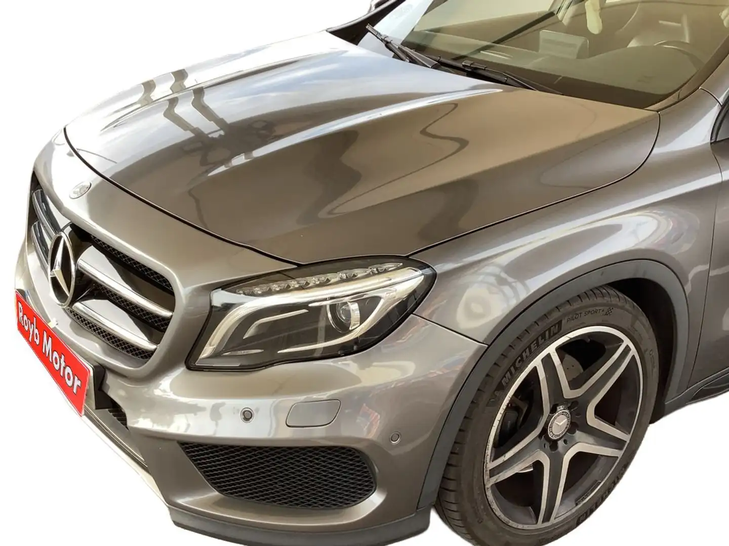 Mercedes-Benz GLA 220 220d AMG Line 7G-DCT Grau - 2
