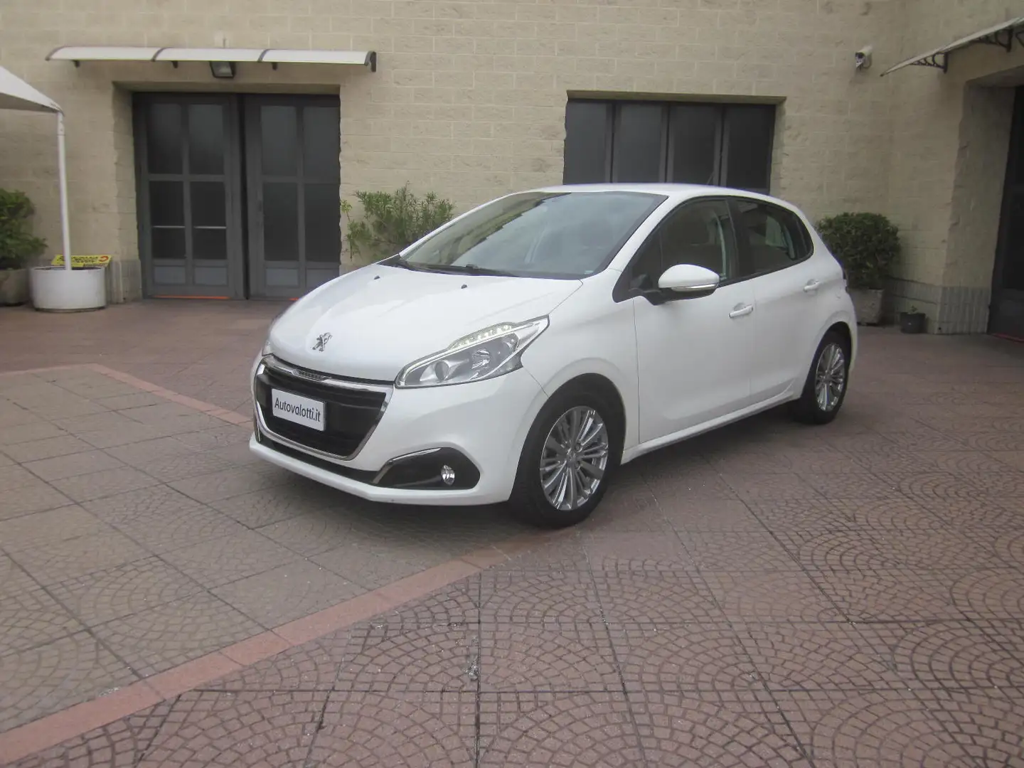 Peugeot 208 1.2 82 Cv 5 p.Active UNICAPRO (ok neopatentati) Bianco - 1