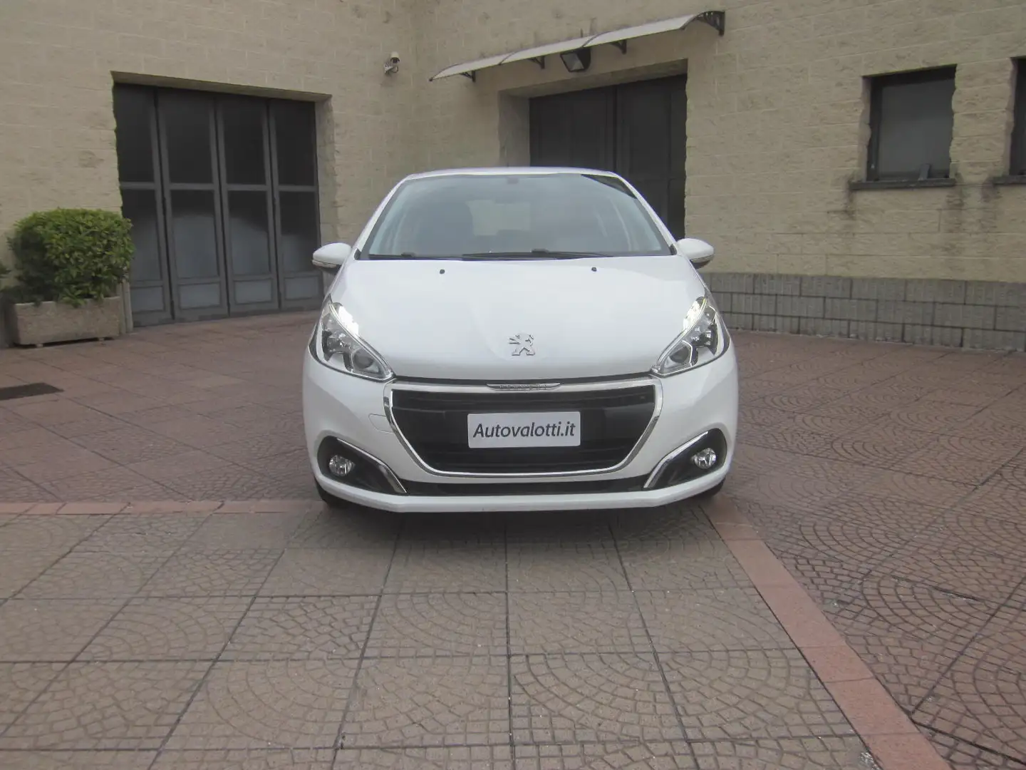 Peugeot 208 1.2 82 Cv 5 p.Active UNICAPRO (ok neopatentati) Bianco - 2