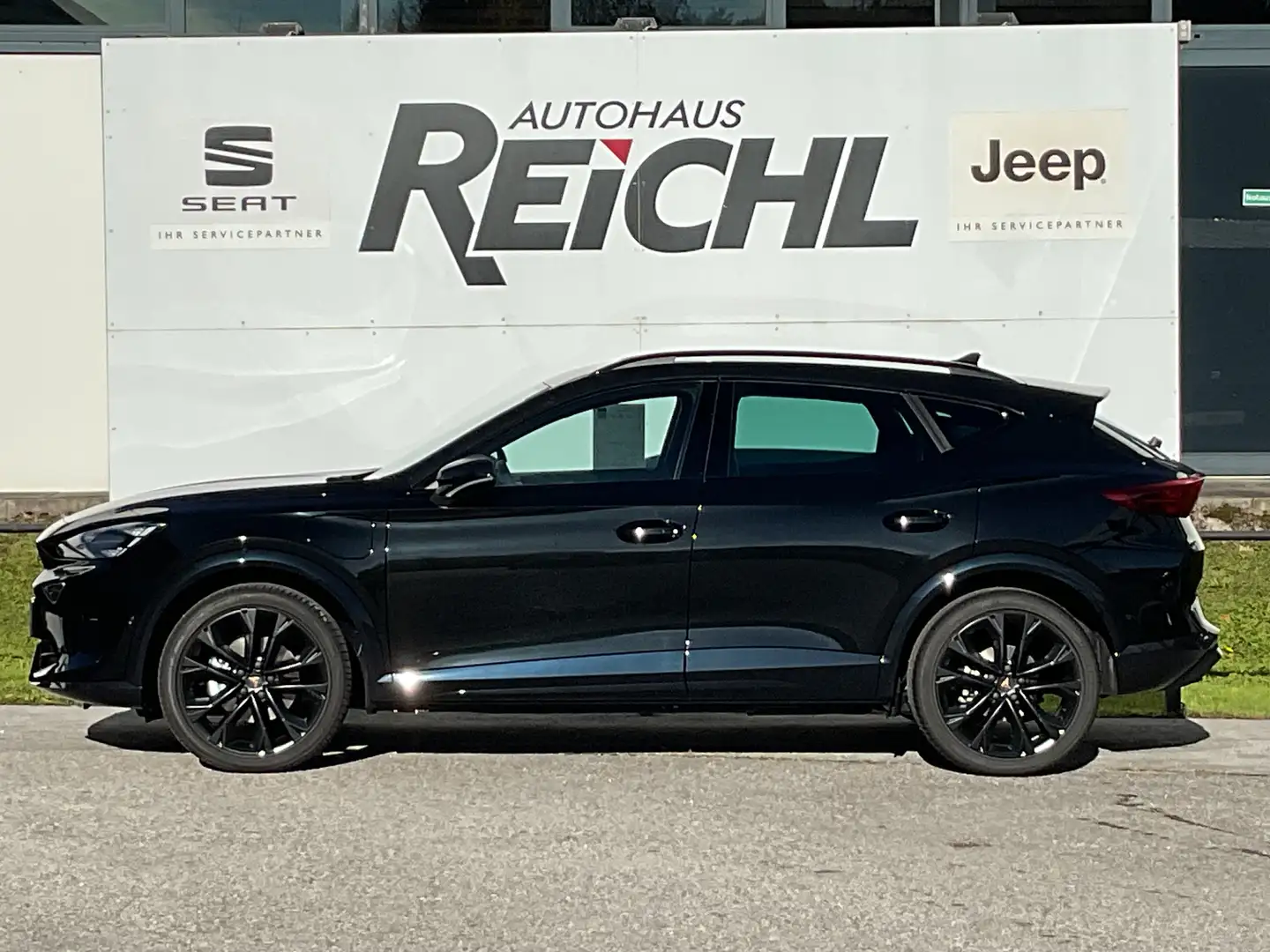 CUPRA Formentor 1,5 TSI e-Hybrid Black-Edition - DCC - MATRIX Schwarz - 1