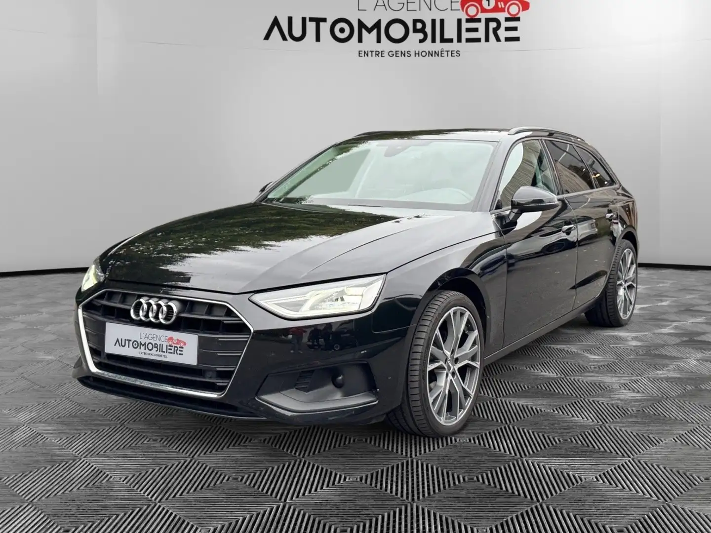 Audi A4 A4 Avant 2.0 TDi Design S tronic Noir - 1