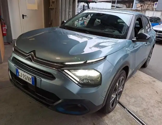 Citroen C4 motore elettrico 136 CV Shine