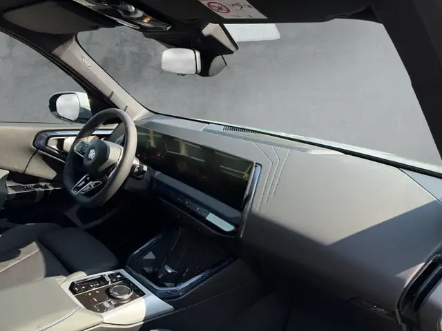 BMW X3 view 12