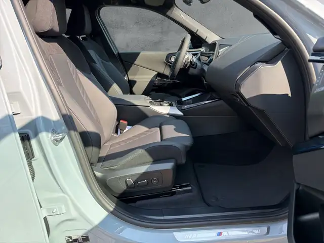 BMW X3 view 11