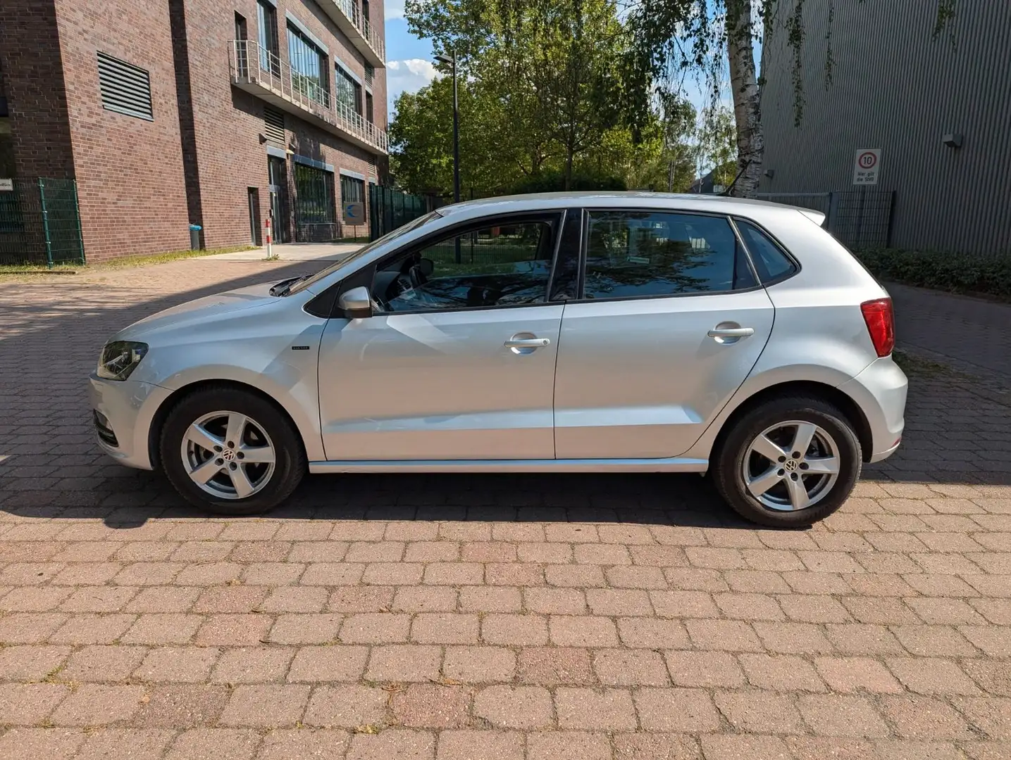 Volkswagen Polo 1.2 TSI LOUNGE.DSG Automatik Argento - 2
