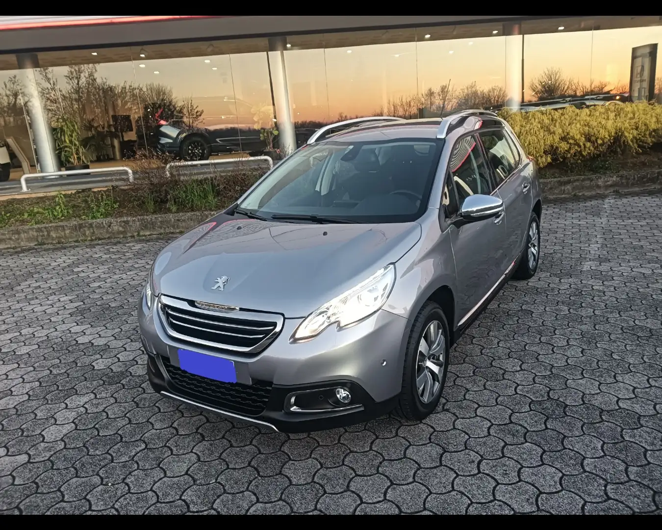 Peugeot 2008 1.2 PureTech Allure Argent - 1