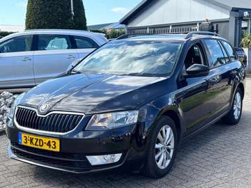 Combi 1.2 Benzine 2013 Zwart Facelift Trekhaak Nav