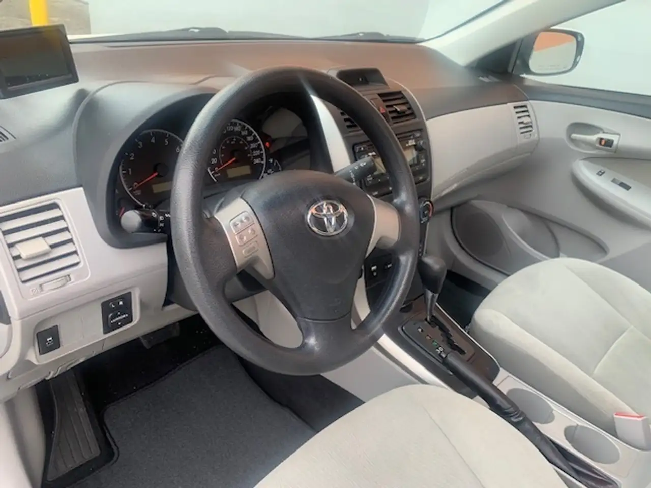 Toyota Corolla снимка Toyota Corolla