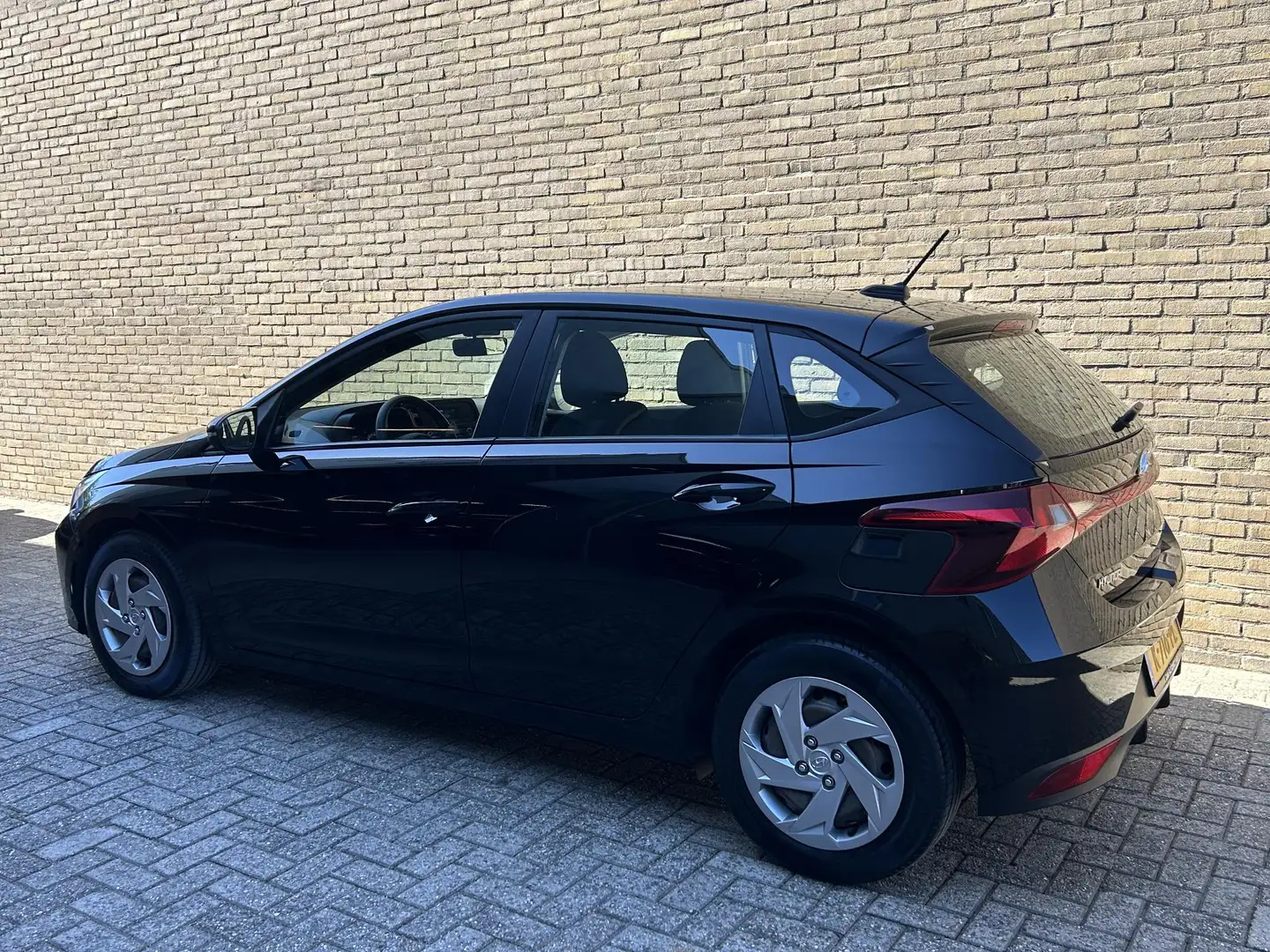 Hyundai i20 1.2 MPI 84pk i-Motion | Airco | Lane assist | Crui Nero - 2