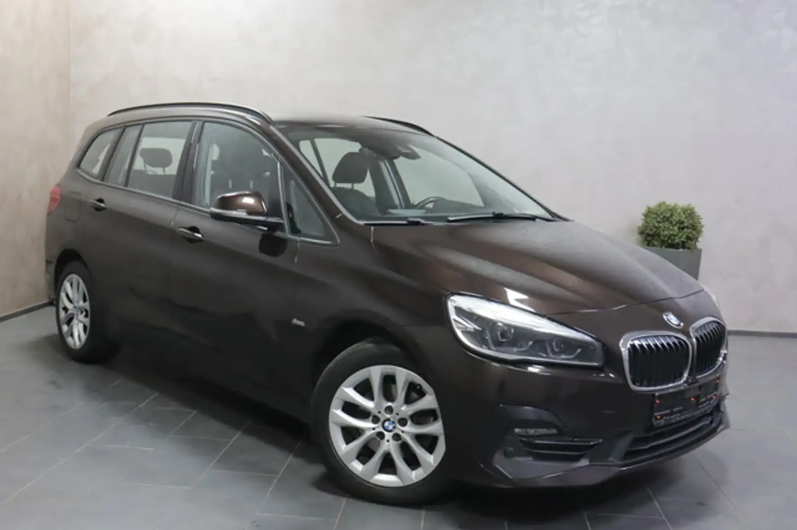 BMW 216 d Gran Tourer Sport Line 7-Sitzer LED CAM Brun - 2
