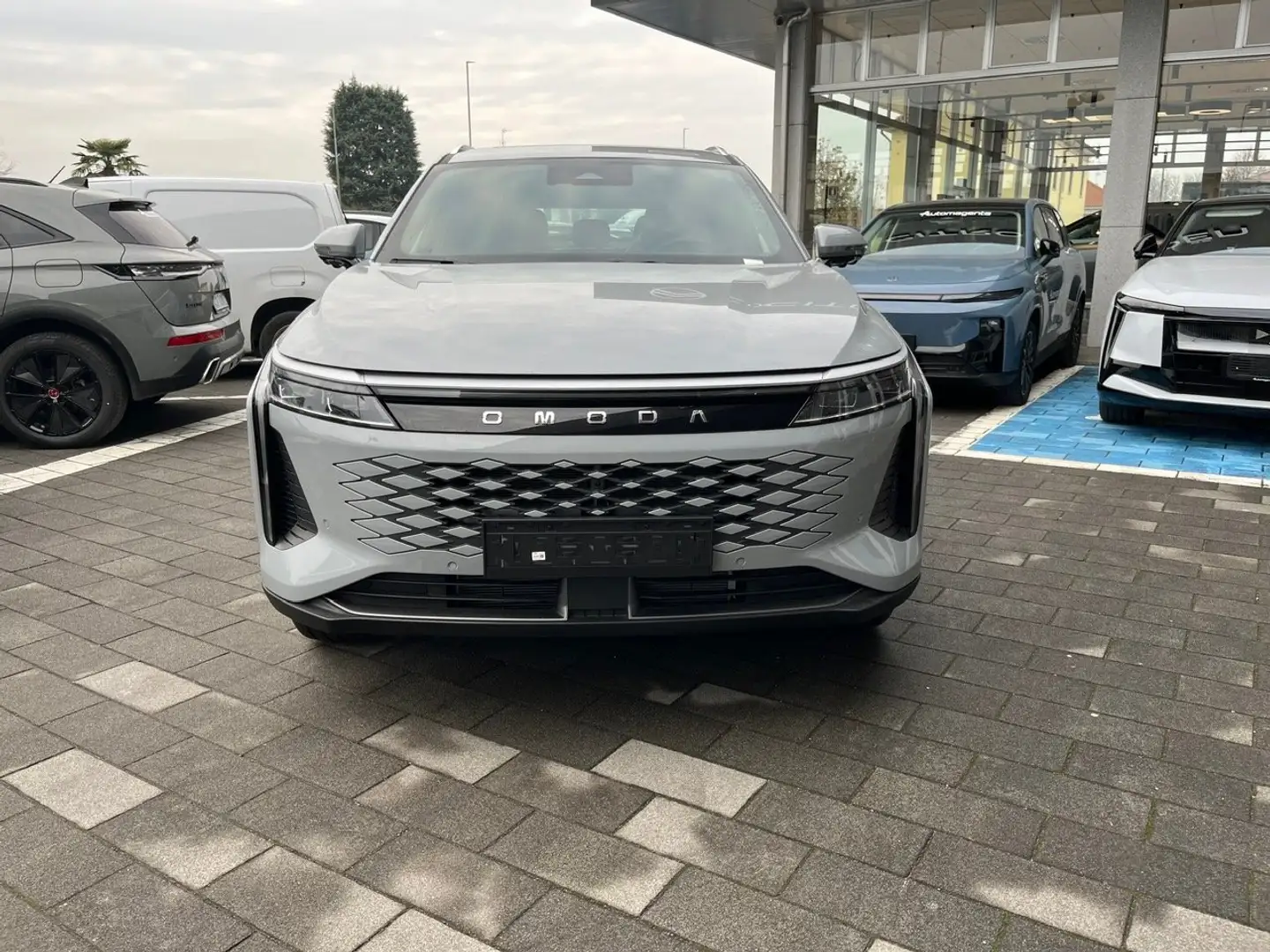 Omoda 9 Omoda 9 SuperHybrid 537cv PREMIUM AWD Grigio - 2