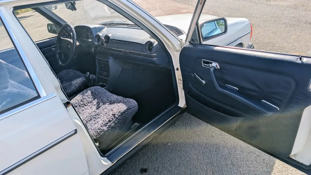 Mercedes-Benz 200 W123 200 mit H-Kennzeichen, foto 8