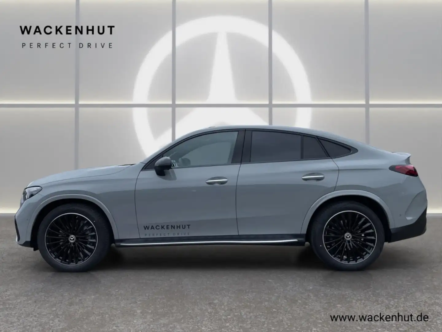 Mercedes-Benz GLC 300 4M EDITION AMG NIGHT DISTR AHK PANO 360° Grau - 2
