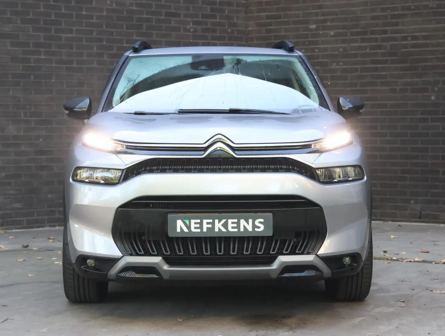 Citroen C3 Aircross Plus 110pk | Stoelverwarming | Navigatie | Parkeer Gris - 2
