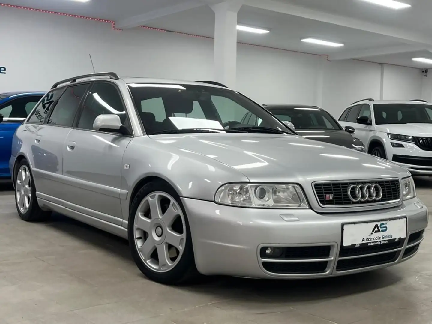 Audi S4 Avant 2.7 V6 quattro Xenon/Schiebe/BOSE/Temp/ Silber - 1