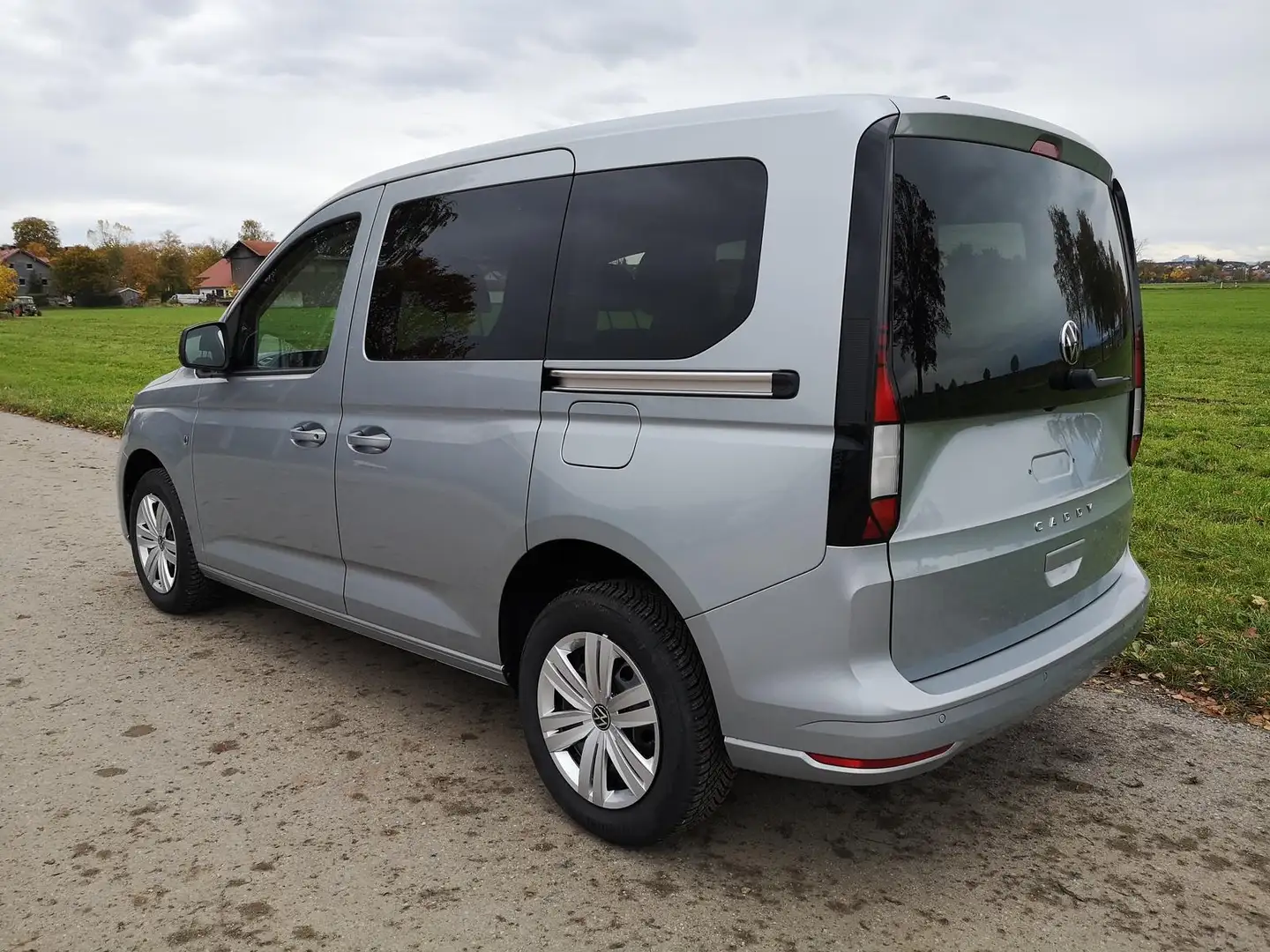 Volkswagen Caddy Basis 1.5TSI Sport Edition ACC Kam GV5 App 85 k... Silber - 2