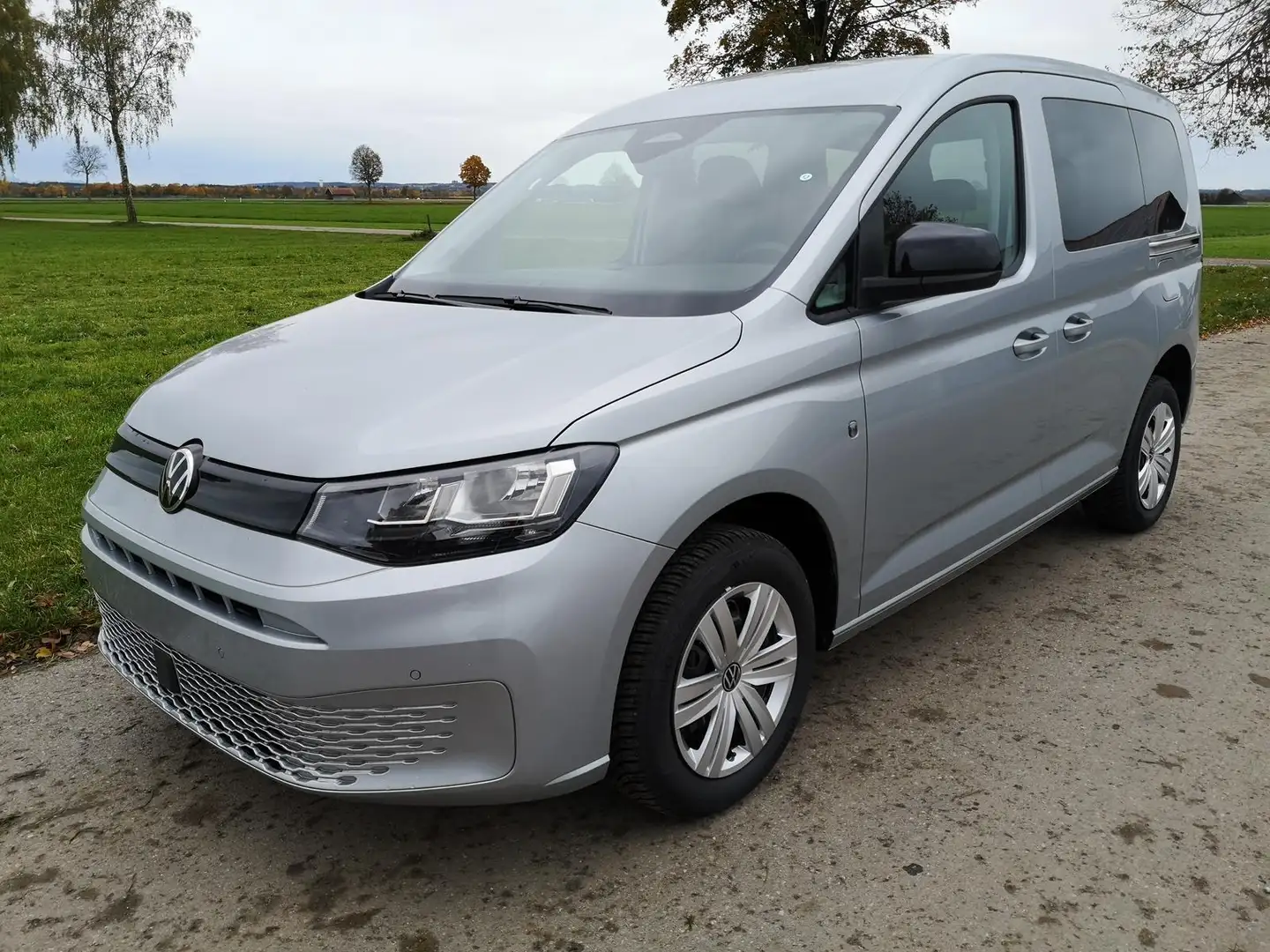 Volkswagen Caddy Basis 1.5TSI Sport Edition ACC Kam GV5 App 85 k... Silber - 1