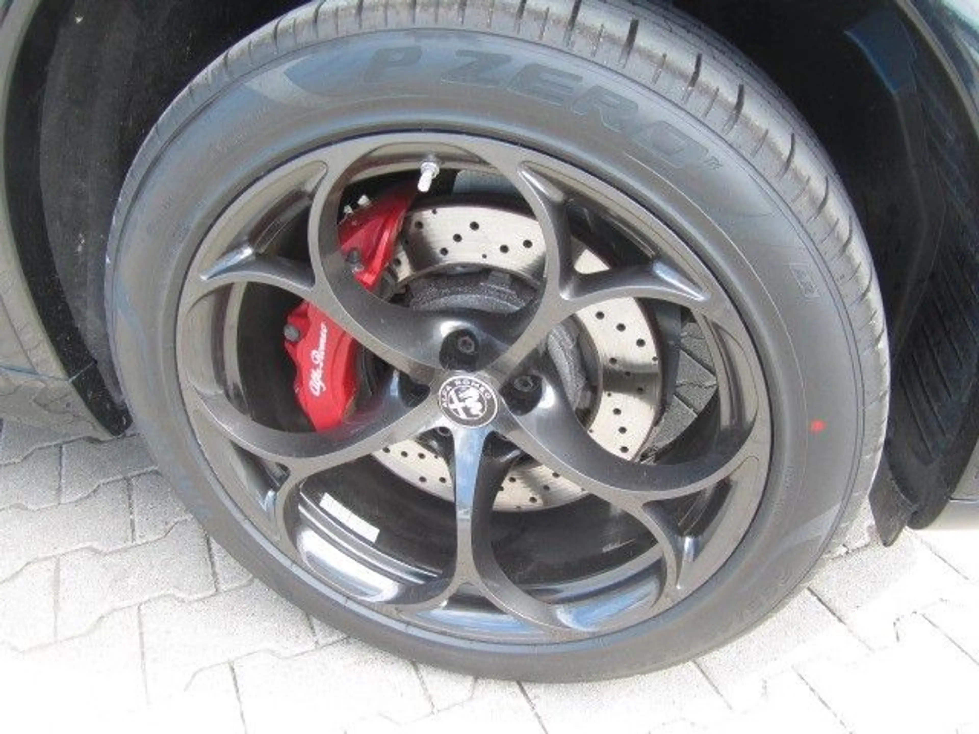 Alfa Romeo Stelvio 510 Quadrifoglio Q4, 1. Hd. neuwertig — photo 3