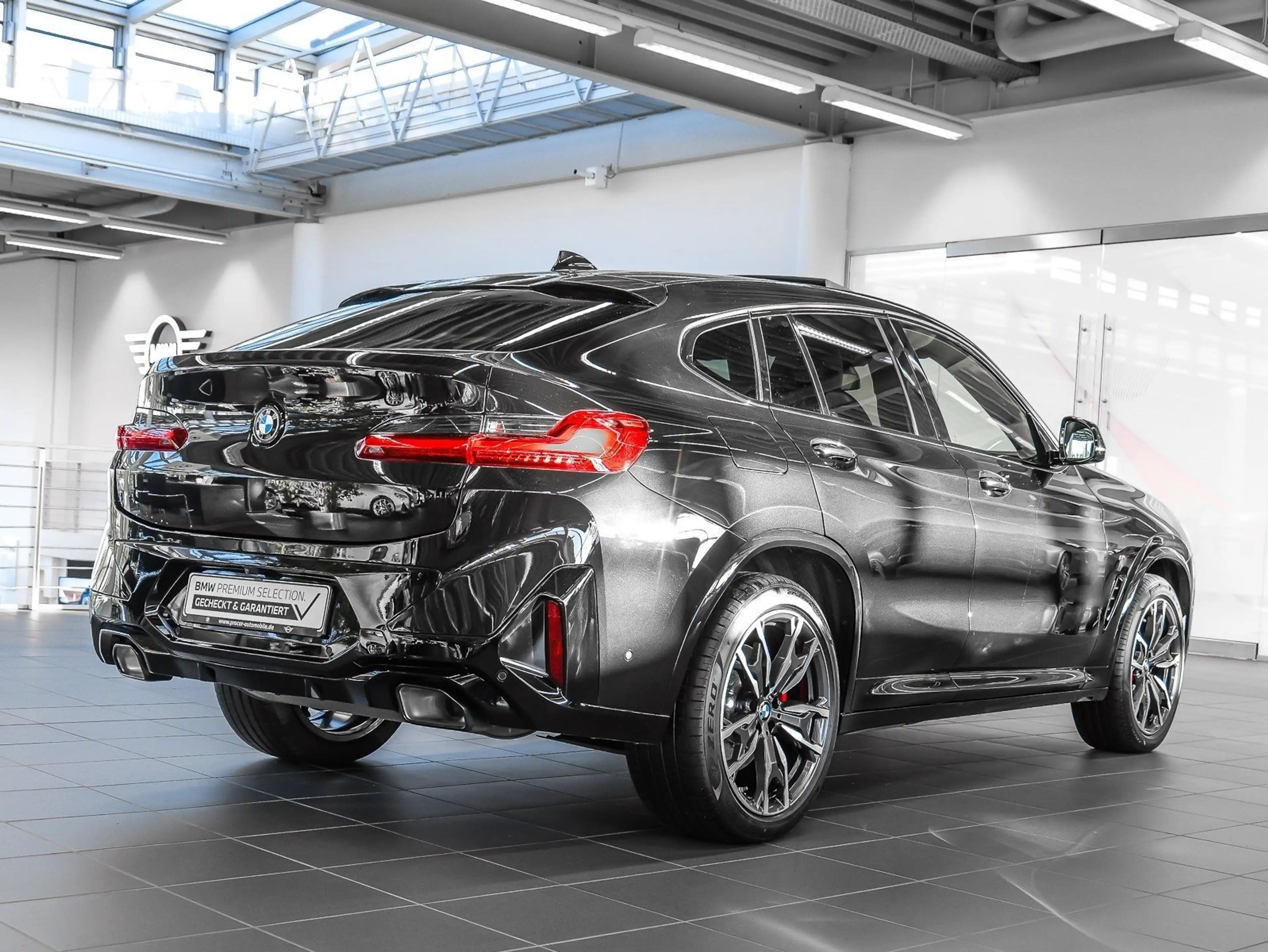 BMW X4 xDrive20i M Sport PANO RFK NAVI LED PDC V+H — photo 2