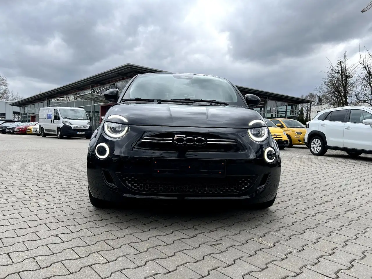 Fiat 500e Elektro Icon *LED Navi Sitzheizung Klima Alu 6