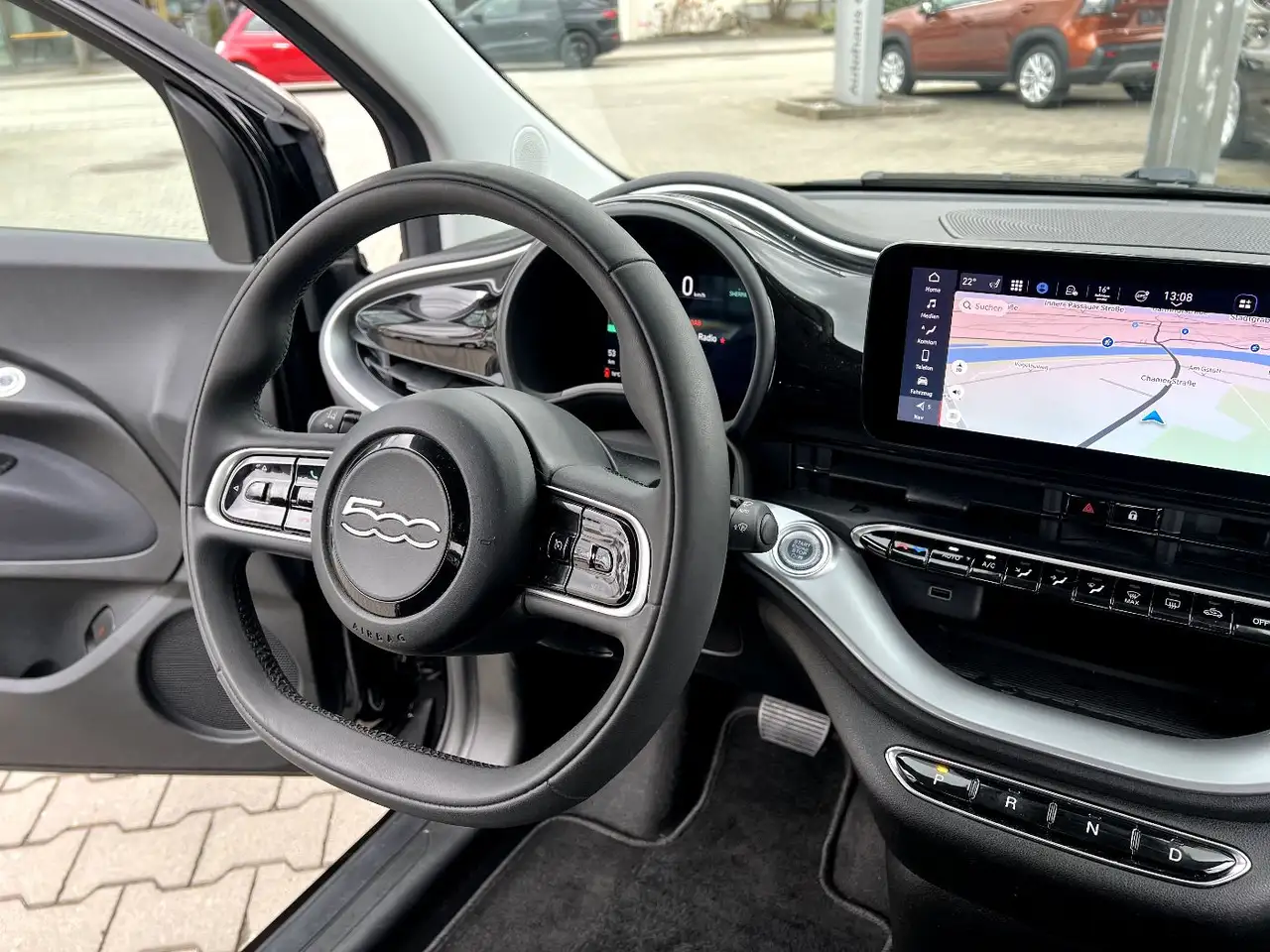Fiat 500e Elektro Icon *LED Navi Sitzheizung Klima Alu 20