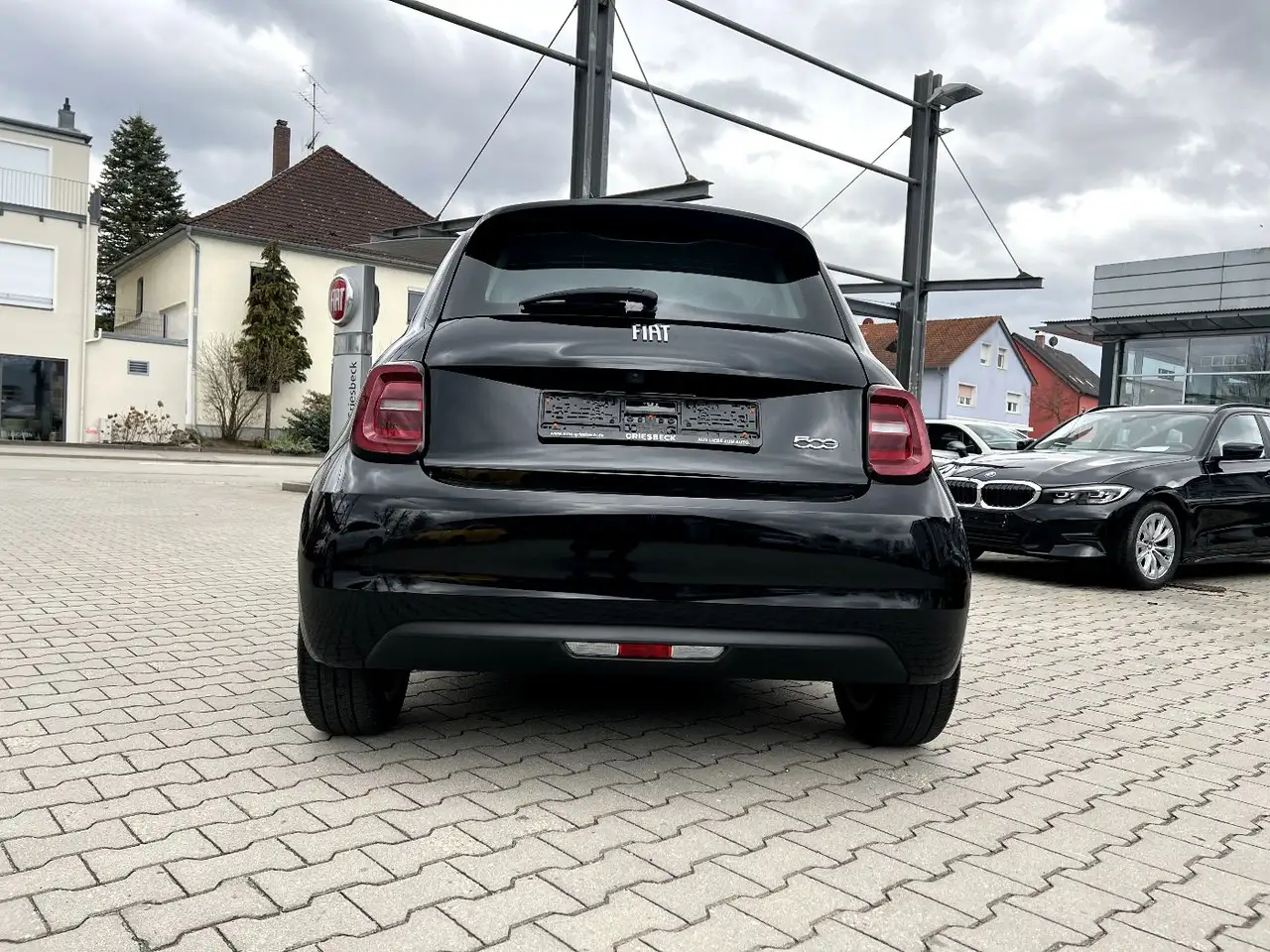 Fiat 500e Elektro Icon *LED Navi Sitzheizung Klima Alu 3