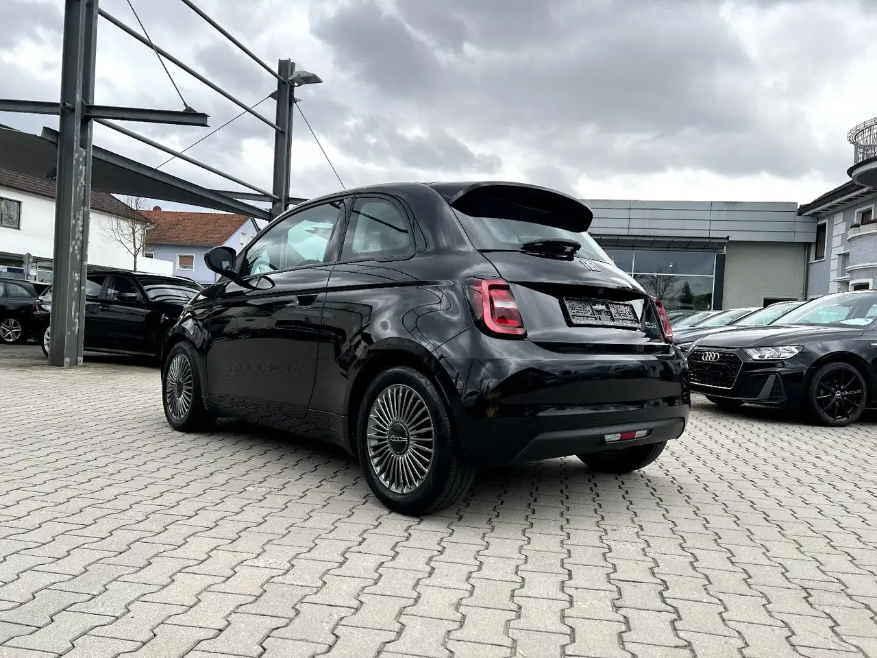 Fiat 500e Elektro Icon *LED Navi Sitzheizung Klima Alu 2
