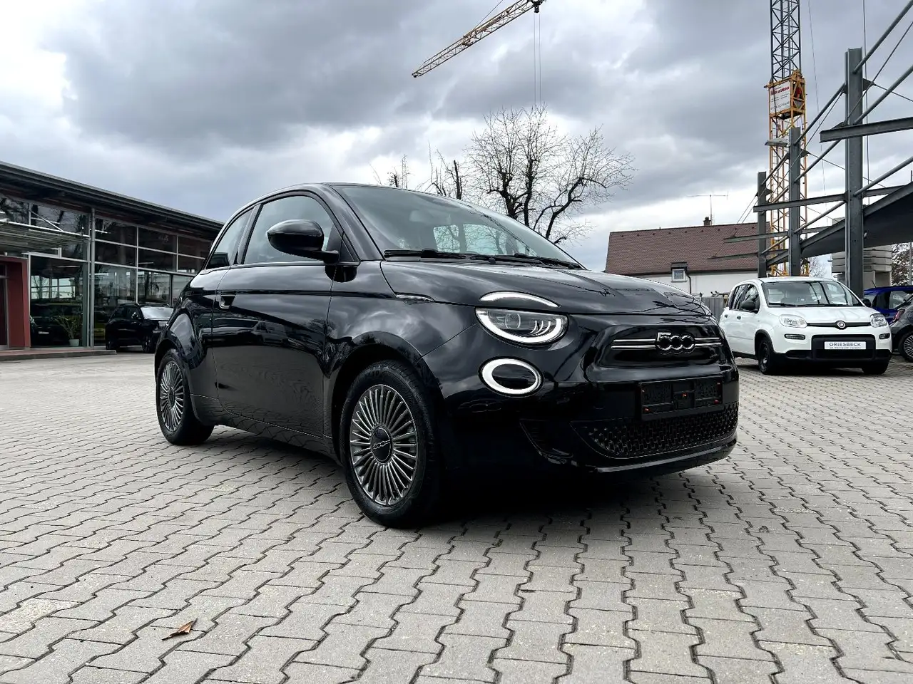 Fiat 500e Elektro Icon *LED Navi Sitzheizung Klima Alu 5