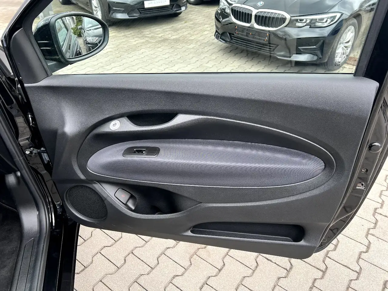 Fiat 500e Elektro Icon *LED Navi Sitzheizung Klima Alu 14