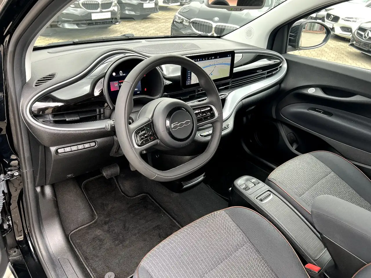 Fiat 500e Elektro Icon *LED Navi Sitzheizung Klima Alu 9