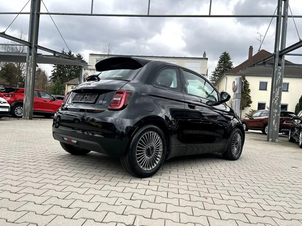 Fiat 500e Elektro Icon *LED Navi Sitzheizung Klima Alu 4