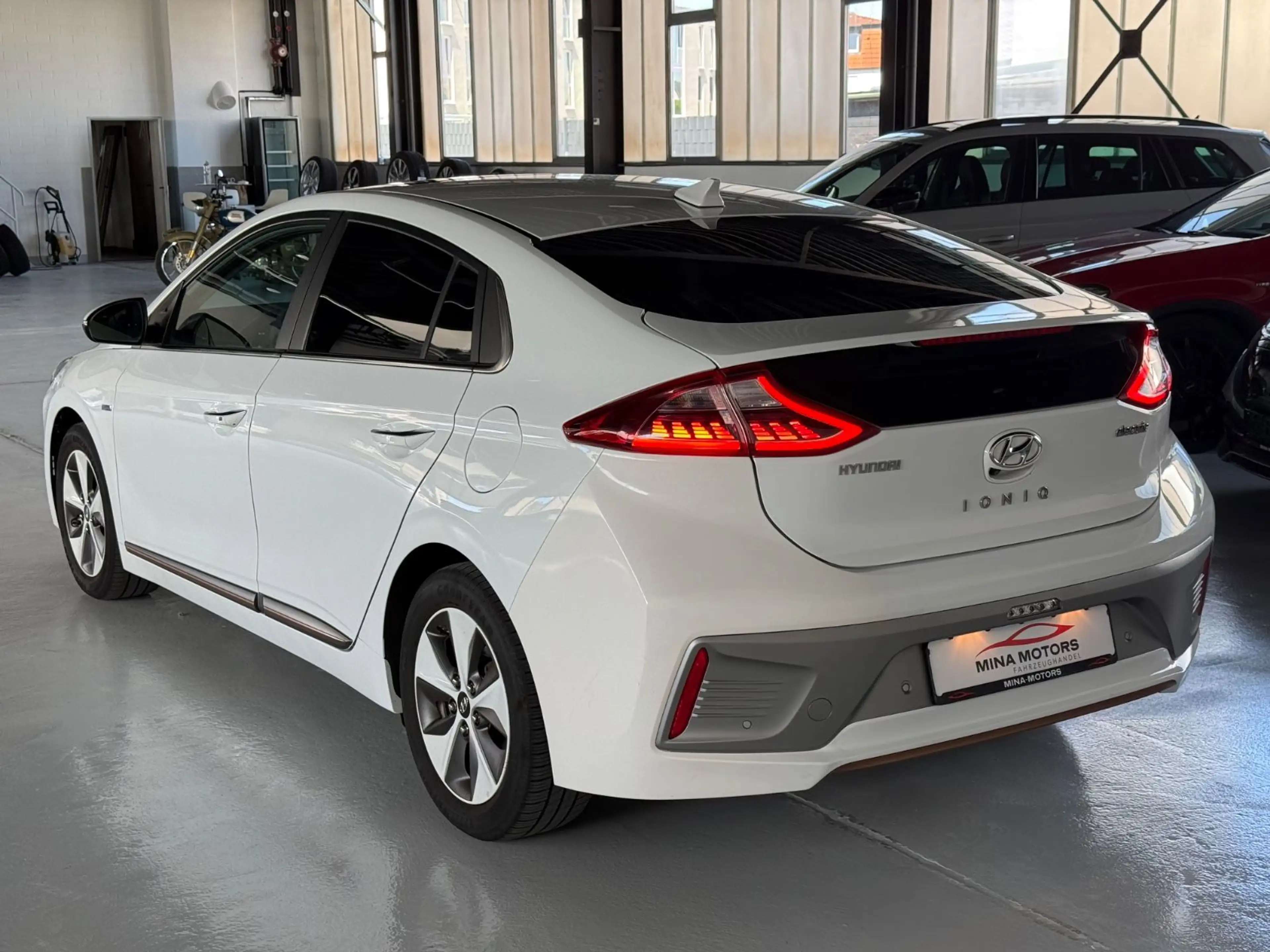Hyundai IONIQ Ioniq Style Elektro SOH Schiebdach — photo 6