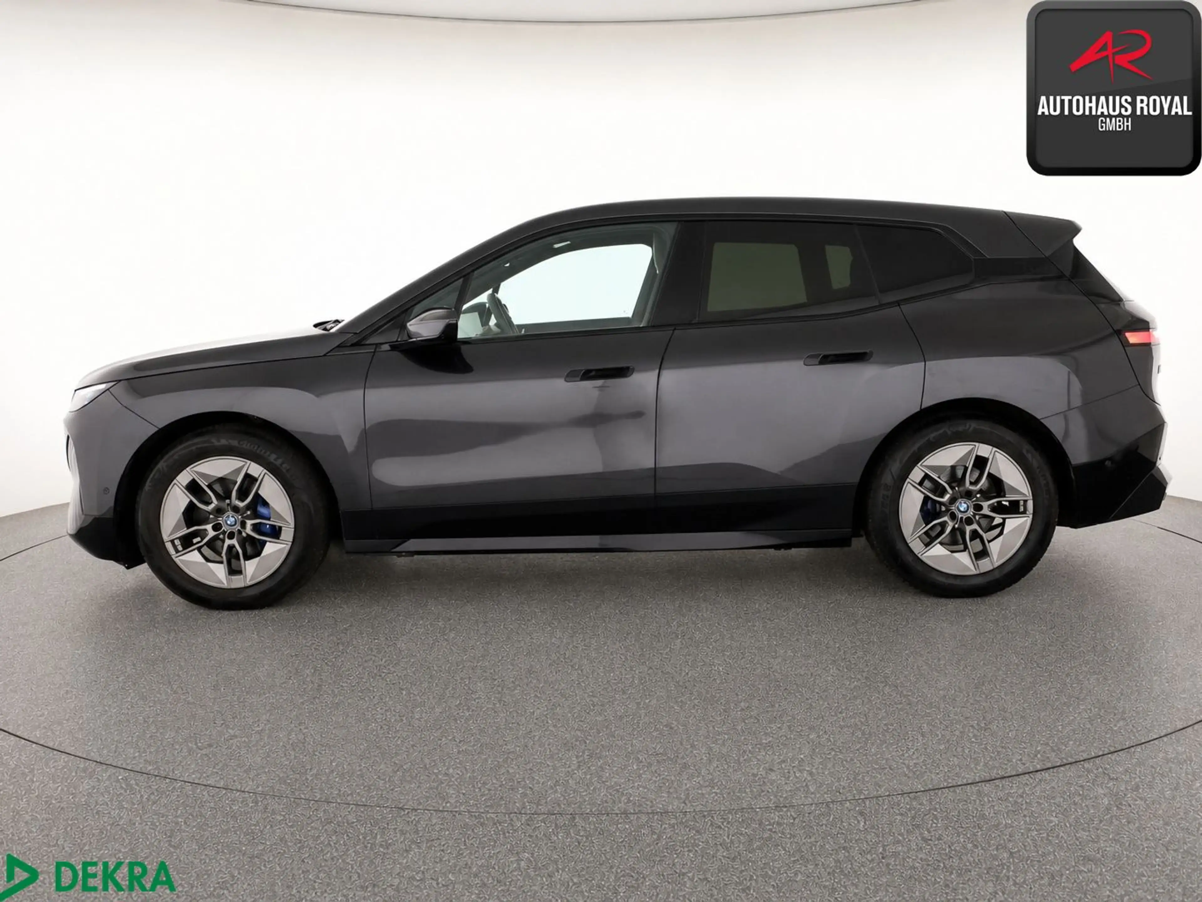 BMW iX xDrive40 SPORT LASER,SKYLOUNGE,360GRAD,HUD — photo 2