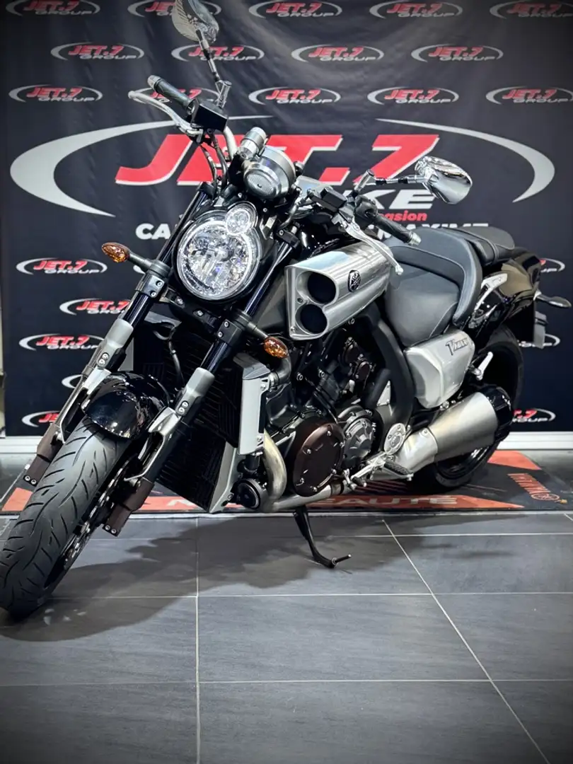 Yamaha Vmax Noir - 1
