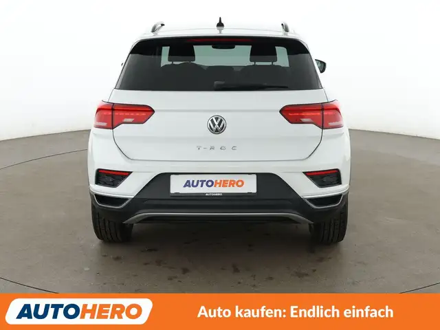 Volkswagen T-Roc view 5