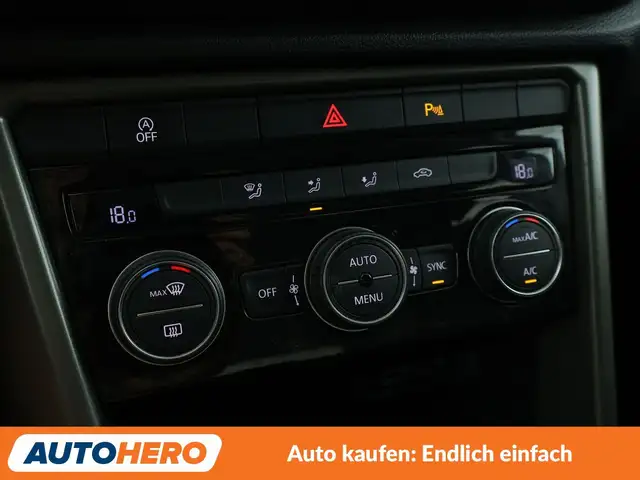 Volkswagen T-Roc view 25