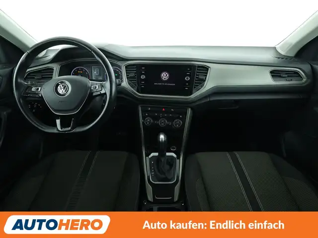 Volkswagen T-Roc view 12